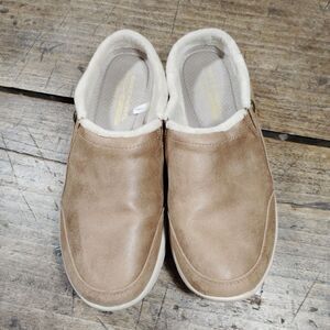 Skechers Sz 7.5 Easy Going Latte II Slip On Shoes Tan Loafer Mule Faux Fur